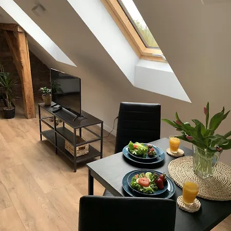 Astor - Ksiezycowy 스자브노-즈드로이