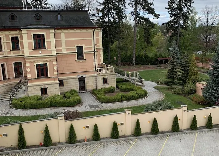 Astor - Ksiezycowy 스자브노-즈드로이